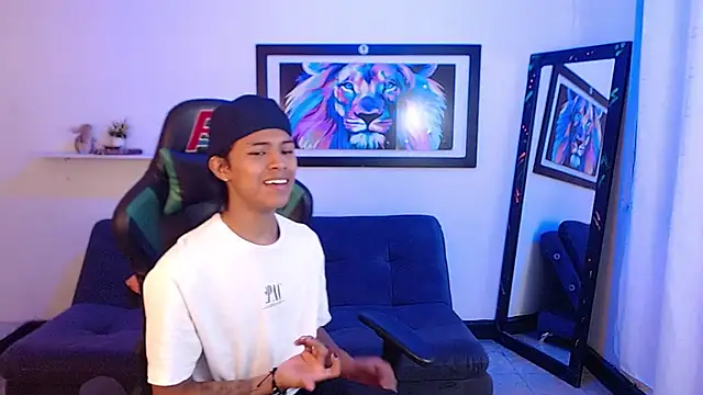 Snapshot of dreyk20 chatting on October 22, 2025, 1:21 pm dreyk20 online show from October 22, 2025, 1:21 pm