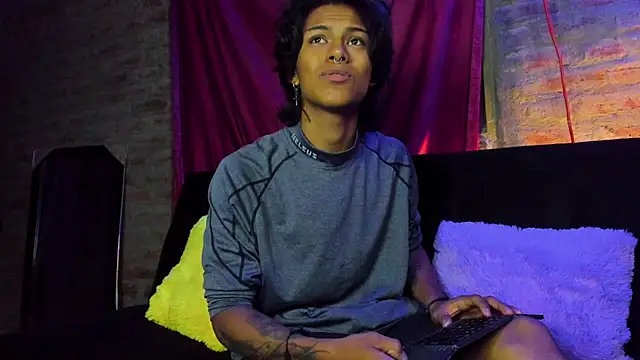 dreyk20 online show from April 4, 2026, 12:39 am