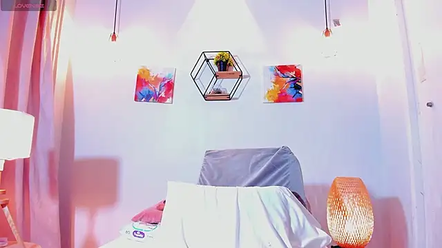 Karlaliones69 online show from February 9, 2026, 11:41 am