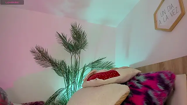 Snapshot of Hadid_Jimenez_ chatting on November 29, 2025, 6:52 pm Hadid Jimenez online show from November 29, 2025, 6:52 pm