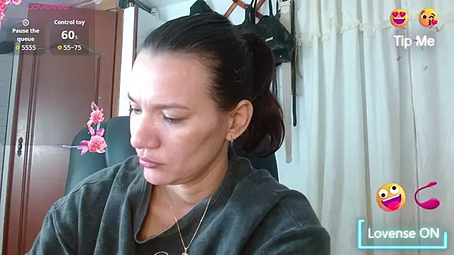 Snapshot of BriggiteSkyAngels chatting on December 2, 2025, 10:06 am BriggiteSkyAngels online show from December 2, 2025, 10:06 am