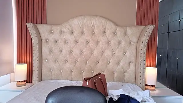 Snapshot of SofiaDelicia chatting on November 17, 2025, 4:22 pm SofiaDelicia online show from November 17, 2025, 4:22 pm