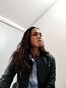 Snapshot of SofiaDelicia chatting on October 28, 2025, 2:16 pm SofiaDelicia online show from October 28, 2025, 2:16 pm