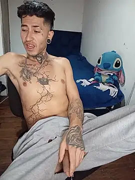 Tattoboy19cm online show from April 16, 2026, 9:15 pm