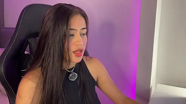 Snapshot of lexie_gray2 chatting on November 21, 2025, 11:48 pm lexie gray2 online show from November 21, 2025, 11:48 pm