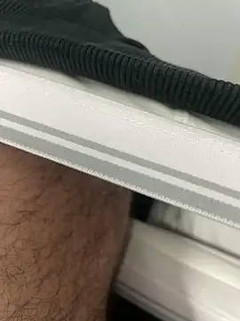 Snapshot of Heros2000 chatting on November 11, 2025, 11:27 am Heros2000 online show from November 11, 2025, 11:27 am