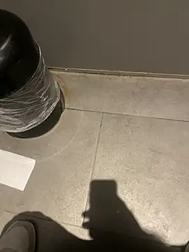 Snapshot of Heros2000 chatting on November 8, 2025, 9:02 am Heros2000 online show from November 8, 2025, 9:02 am