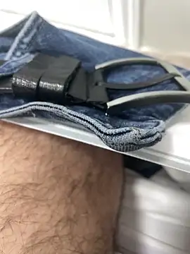 Snapshot of Heros2000 chatting on November 6, 2025, 10:30 am Heros2000 online show from November 6, 2025, 10:30 am