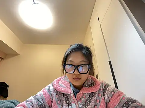 Snapshot of xena0501 chatting on December 5, 2025, 10:58 am xena0501 online show from December 5, 2025, 10:58 am