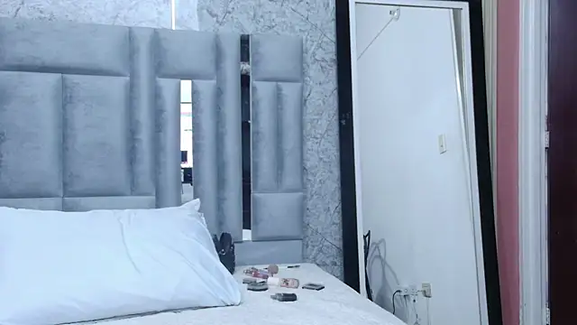 Snapshot of cutepetitee chatting on November 1, 2025, 7:19 pm cutepetitee online show from November 1, 2025, 7:19 pm