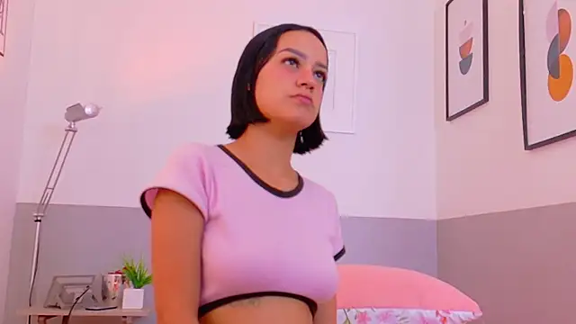 Snapshot of cutepetitee chatting on November 26, 2025, 7:58 pm cutepetitee online show from November 26, 2025, 7:58 pm