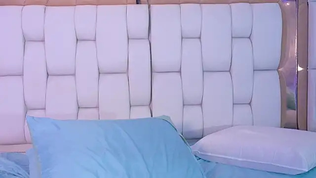 Snapshot of cutepetitee chatting on November 12, 2025, 7:56 am cutepetitee online show from November 12, 2025, 7:56 am