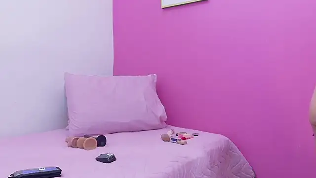 Snapshot of cutepetitee chatting on November 3, 2025, 7:39 pm cutepetitee online show from November 3, 2025, 7:39 pm