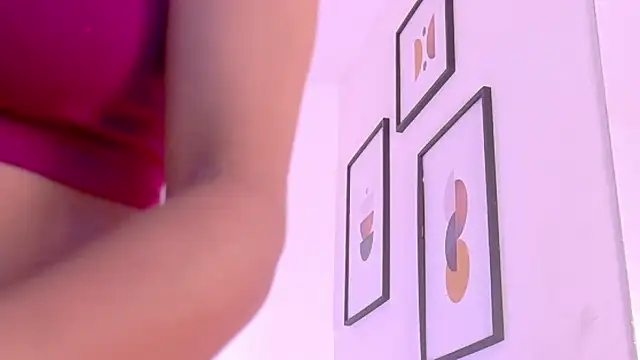 cutepetitee online show from February 24, 2026, 7:37 pm