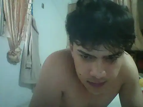 dani titan320 online show from December 3, 2025, 8:19 pm