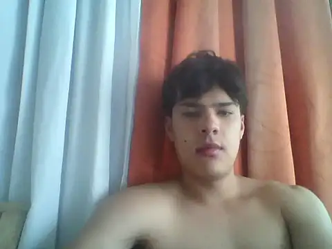 Snapshot of dani_titan320 chatting on October 10, 2025, 8:20 pm dani titan320 online show from October 10, 2025, 8:20 pm