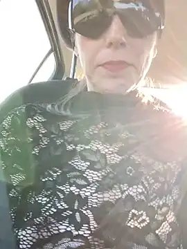 Snapshot of Nina-Holly chatting on February 27, 2026, 3:34 pm Nina-Holly online show from February 27, 2026, 3:34 pm