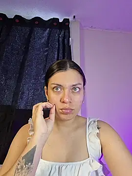 Snapshot of AmaiaSalvatore chatting on May 15, 2026, 8:18 pm AmaiaSalvatore online show from May 15, 2026, 8:18 pm