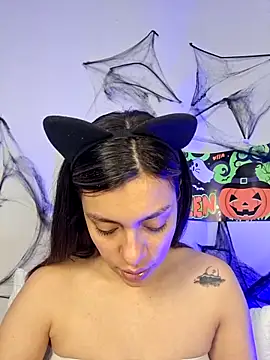 Snapshot of AmaiaSalvatore chatting on November 1, 2025, 9:08 pm AmaiaSalvatore online show from November 1, 2025, 9:08 pm