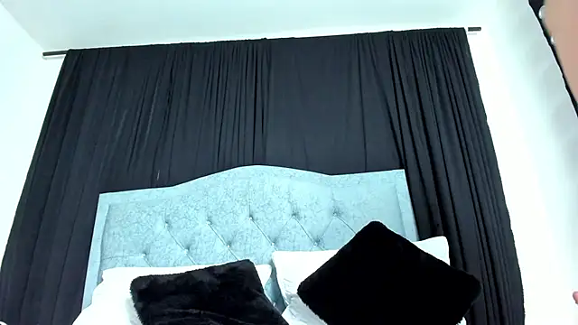 ZoeBlue6 online show from January 18, 2026, 12:19 pm