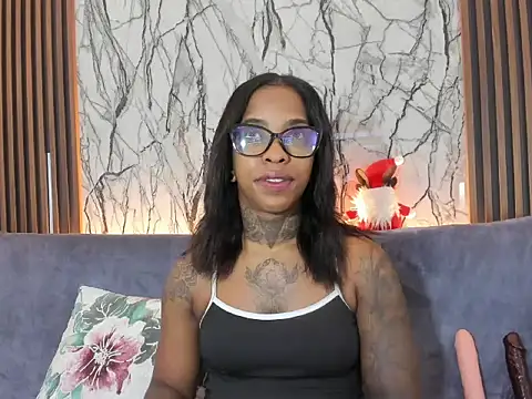 Pauline Fox online show from December 4, 2025, 1:04 am