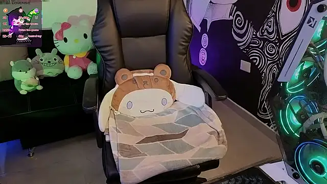 Snapshot of Yuhwan_ chatting on November 10, 2025, 7:19 pm Yuhwan online show from November 10, 2025, 7:19 pm