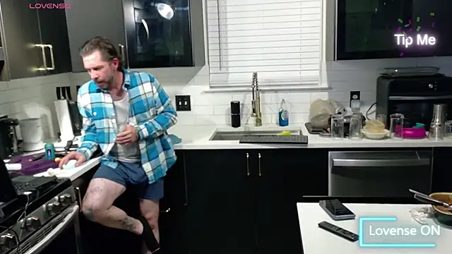 Snapshot of danoo84 chatting on January 6, 2026, 5:33 am danoo84 online show from January 6, 2026, 5:33 am