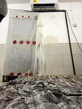 Snapshot of Atta-esi chatting on November 15, 2025, 8:13 pm Atta-esi online show from November 15, 2025, 8:13 pm