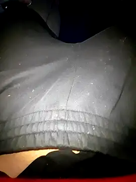 Snapshot of high_geil chatting on November 30, 2025, 2:51 pm high geil online show from November 30, 2025, 2:51 pm