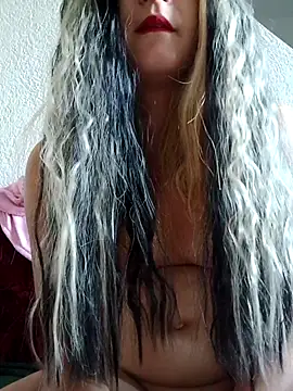 Snapshot of Themaskedgirl21 chatting on September 23, 2025, 3:08 pm Themaskedgirl21 online show from September 23, 2025, 3:08 pm