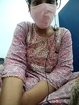 Snapshot of Miss-0012 chatting on November 13, 2025, 4:44 pm Miss-0012 online show from November 13, 2025, 4:44 pm