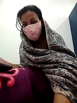 Snapshot of Miss-0012 chatting on November 21, 2025, 1:32 pm Miss-0012 online show from November 21, 2025, 1:32 pm