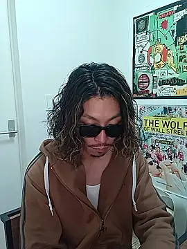 specialz0831 online show from November 4, 2025, 10:52 am