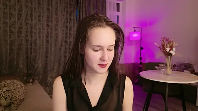 LucyRose3 online show from April 6, 2026, 5:25 pm