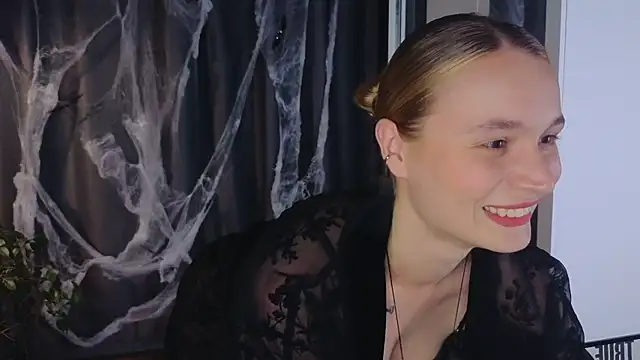 Snapshot of lisa_schiele chatting on October 30, 2025, 8:39 pm lisa schiele online show from October 30, 2025, 8:39 pm