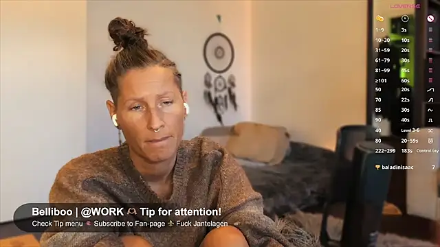 Snapshot of SwingWingWomanSweden chatting on November 29, 2025, 11:32 am SwingWingWomanSweden online show from November 29, 2025, 11:32 am