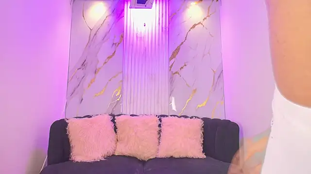 Snapshot of Mhiaa_Sweet chatting on November 27, 2025, 12:05 pm Mhiaa Sweet online show from November 27, 2025, 12:05 pm