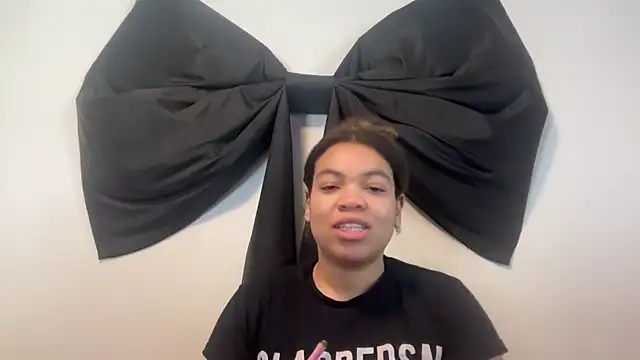 Snapshot of zahrabliss chatting on October 18, 2025, 4:42 pm zahrabliss online show from October 18, 2025, 4:42 pm