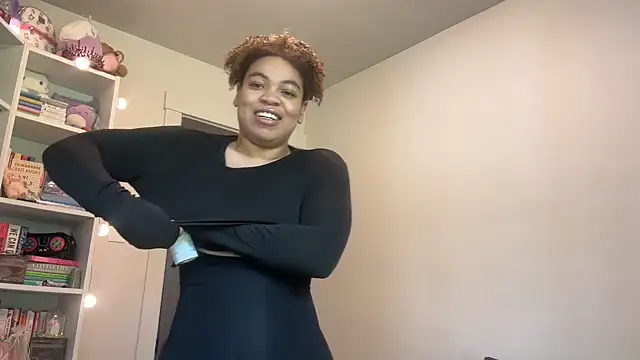 Snapshot of zahrabliss chatting on October 8, 2025, 5:02 pm zahrabliss online show from October 8, 2025, 5:02 pm