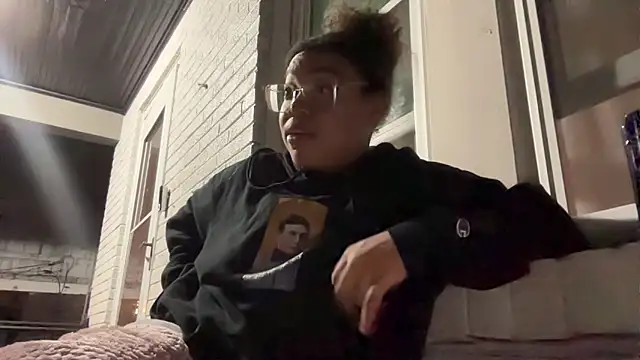 Snapshot of zahrabliss chatting on September 14, 2025, 4:13 am zahrabliss online show from September 14, 2025, 4:13 am