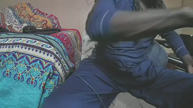 Snapshot of EYEzIAM chatting on November 21, 2025, 3:49 am EYEzIAM online show from November 21, 2025, 3:49 am