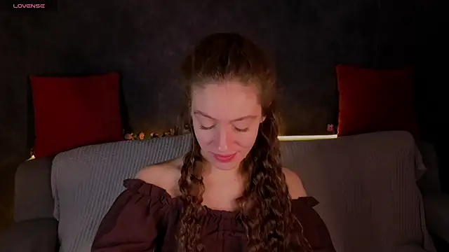 Agnes Wells online show from May 11, 2026, 3:08 am
