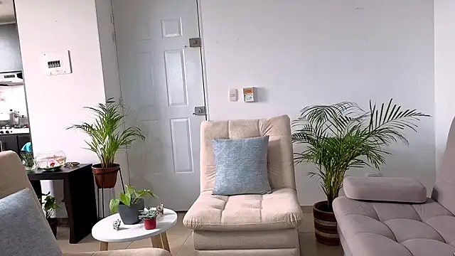 Penelophe01 online show from February 13, 2026, 7:25 pm