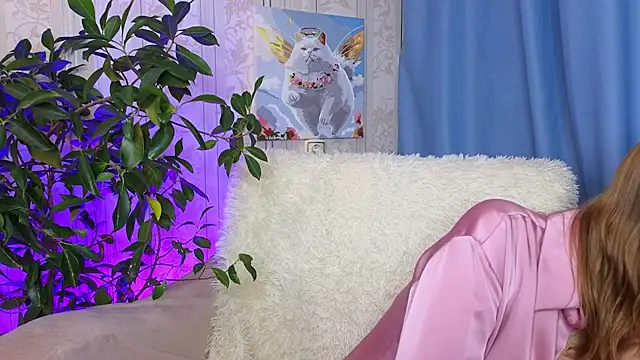 Snapshot of evashiny_ chatting on November 12, 2025, 2:37 am evashiny online show from November 12, 2025, 2:37 am