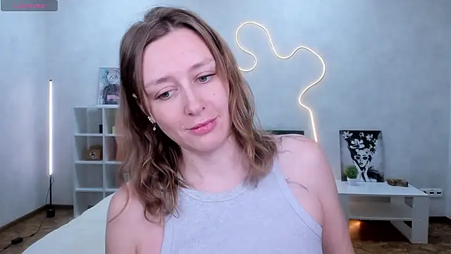 Snapshot of evashiny_ chatting on December 2, 2025, 4:03 am evashiny online show from December 2, 2025, 4:03 am