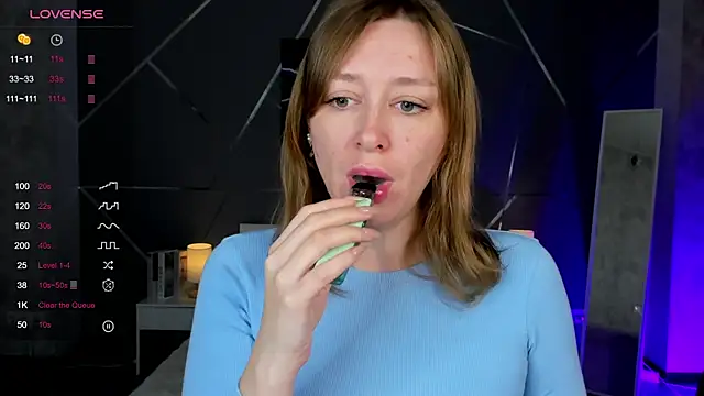 Snapshot of evashiny_ chatting on November 29, 2025, 3:06 am evashiny online show from November 29, 2025, 3:06 am