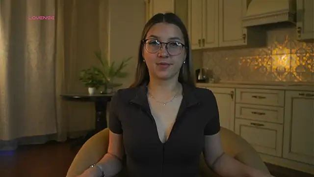 Snapshot of DarelleFaux chatting on October 29, 2025, 3:05 am DarelleFaux online show from October 29, 2025, 3:05 am