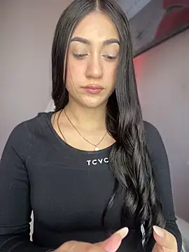 Snapshot of isabela_l chatting on September 21, 2025, 5:40 pm isabela l online show from September 21, 2025, 5:40 pm