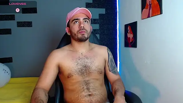 Snapshot of adamhairy chatting on November 18, 2025, 8:23 pm adamhairy online show from November 18, 2025, 8:23 pm