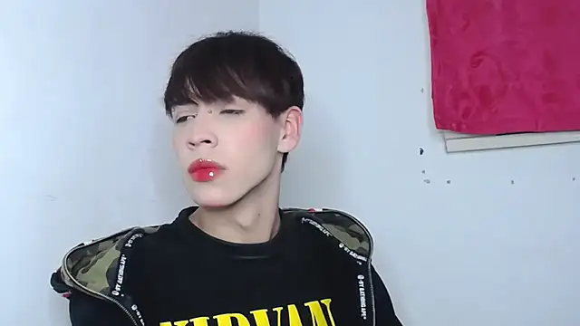 lucky stricke online show from November 7, 2025, 3:33 am